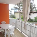 Appartamento Warm Two-room Flat With Balcony Near The